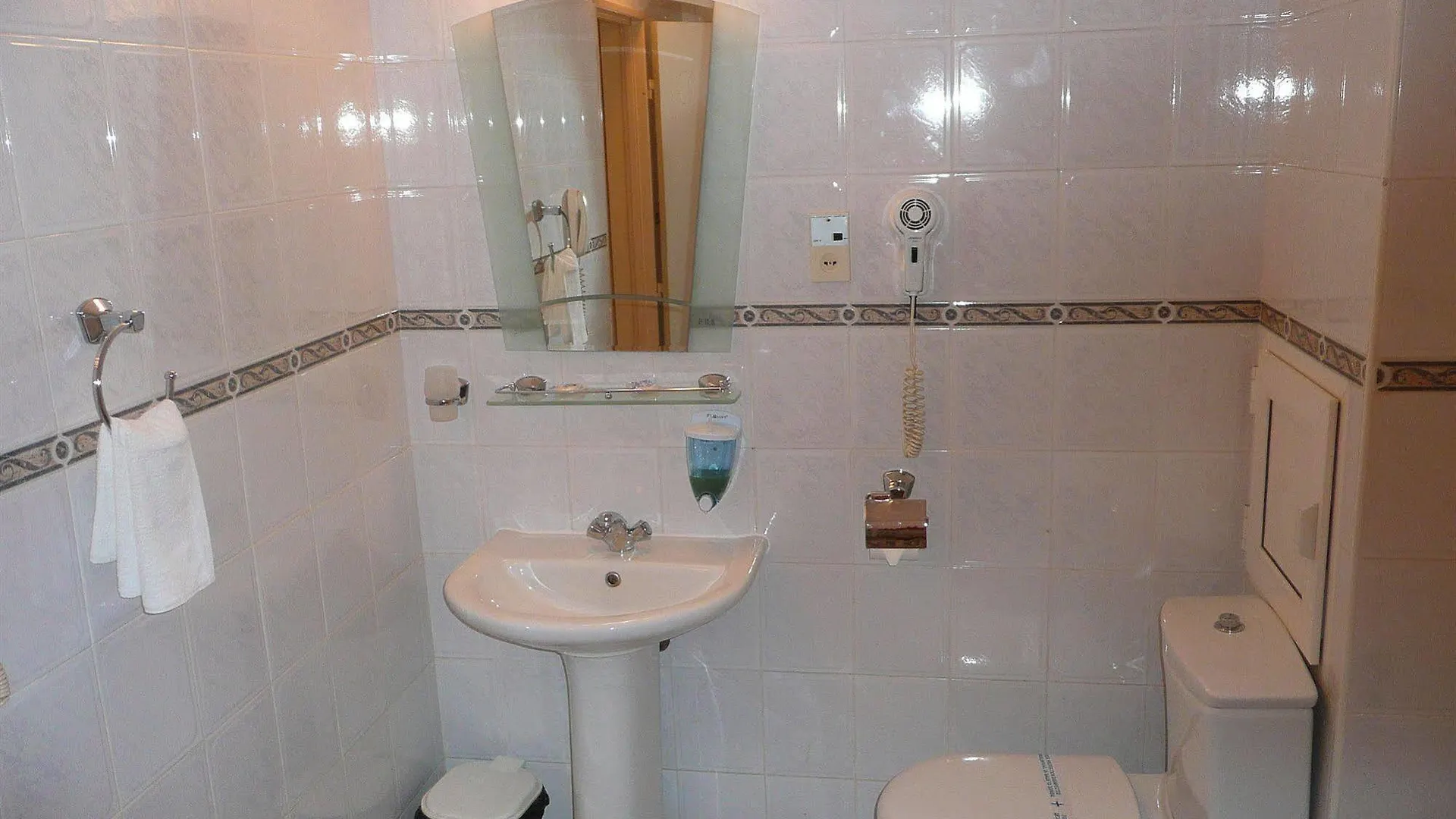 Hotel Consul Sofia 3*,  Bulgaria